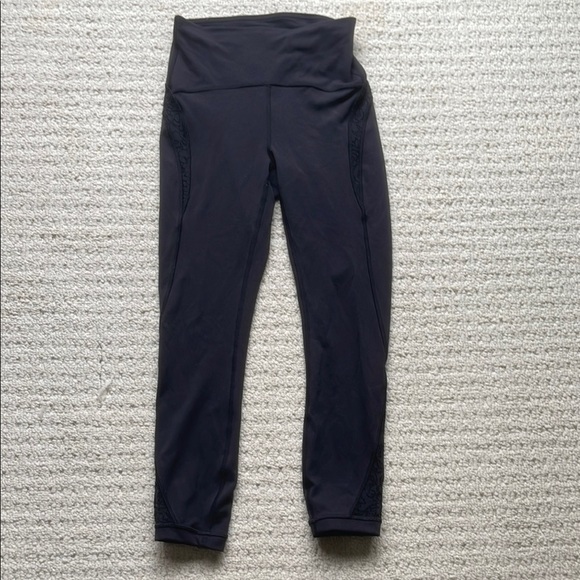 Lululemon Women’s Black Wunder Under Crop High-Rise 23” Flocked Everlux Size 4 - Picture 3 of 10